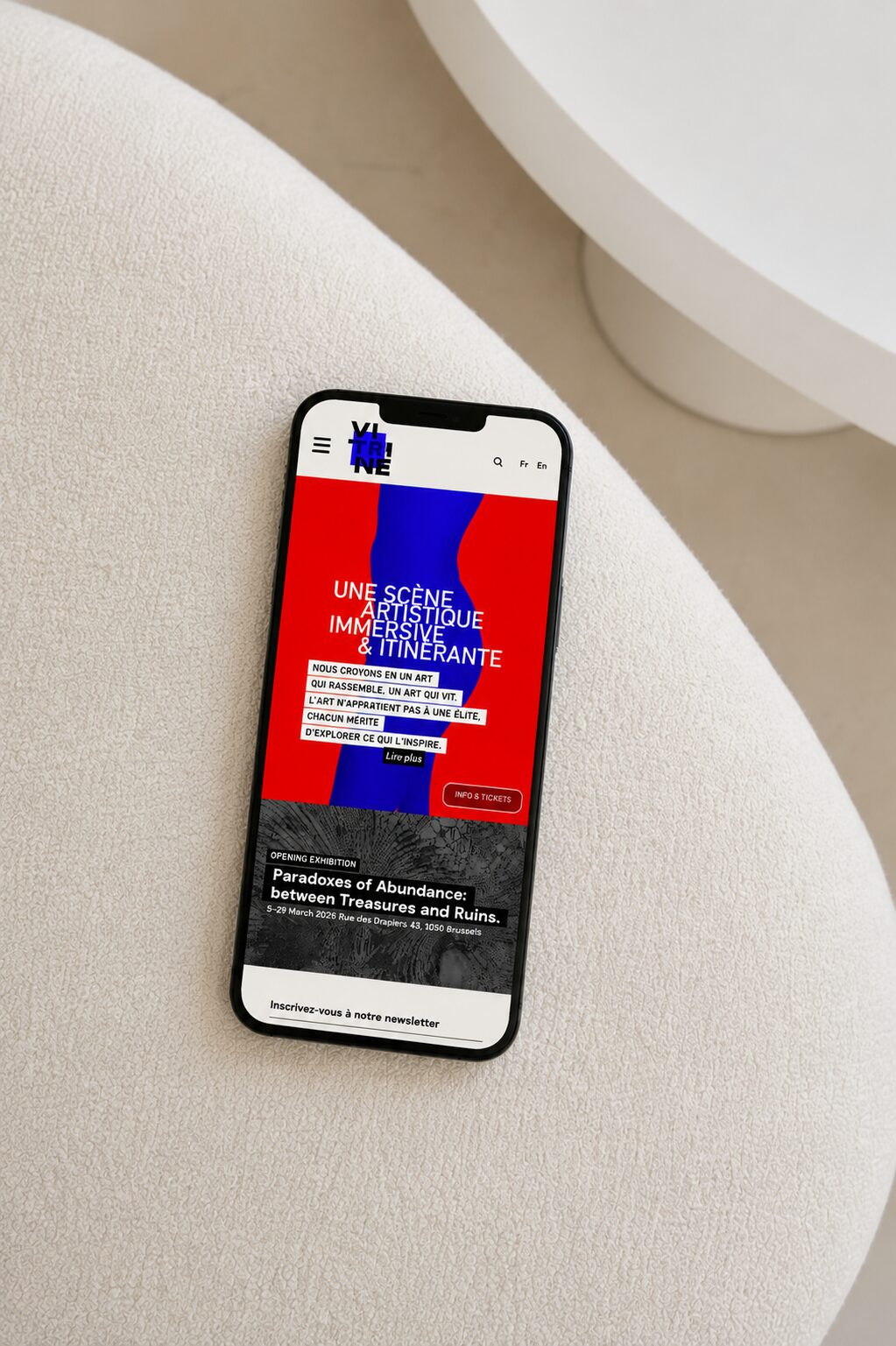 Version mobile du site de Vitrine, scène d'art contemporain à Bruxelles